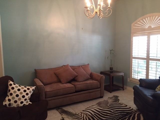 503 Goldfinch St - Photo 3 of 12