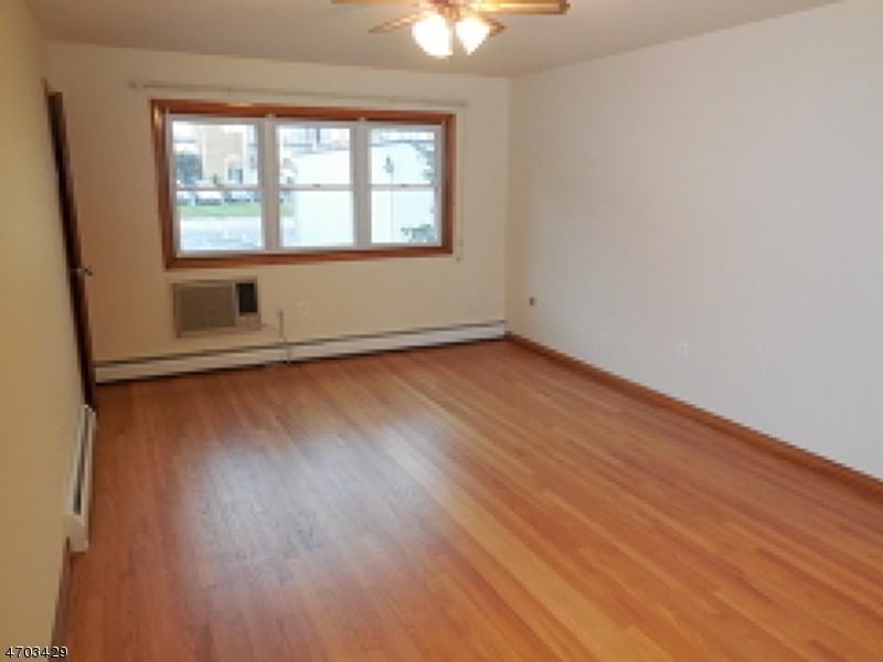 828 Passaic Ave - Photo 3 of 10