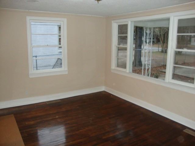 721 Vernon St - Photo 2 of 9