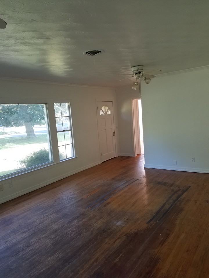 203 Lee Ln - Photo 3 of 14