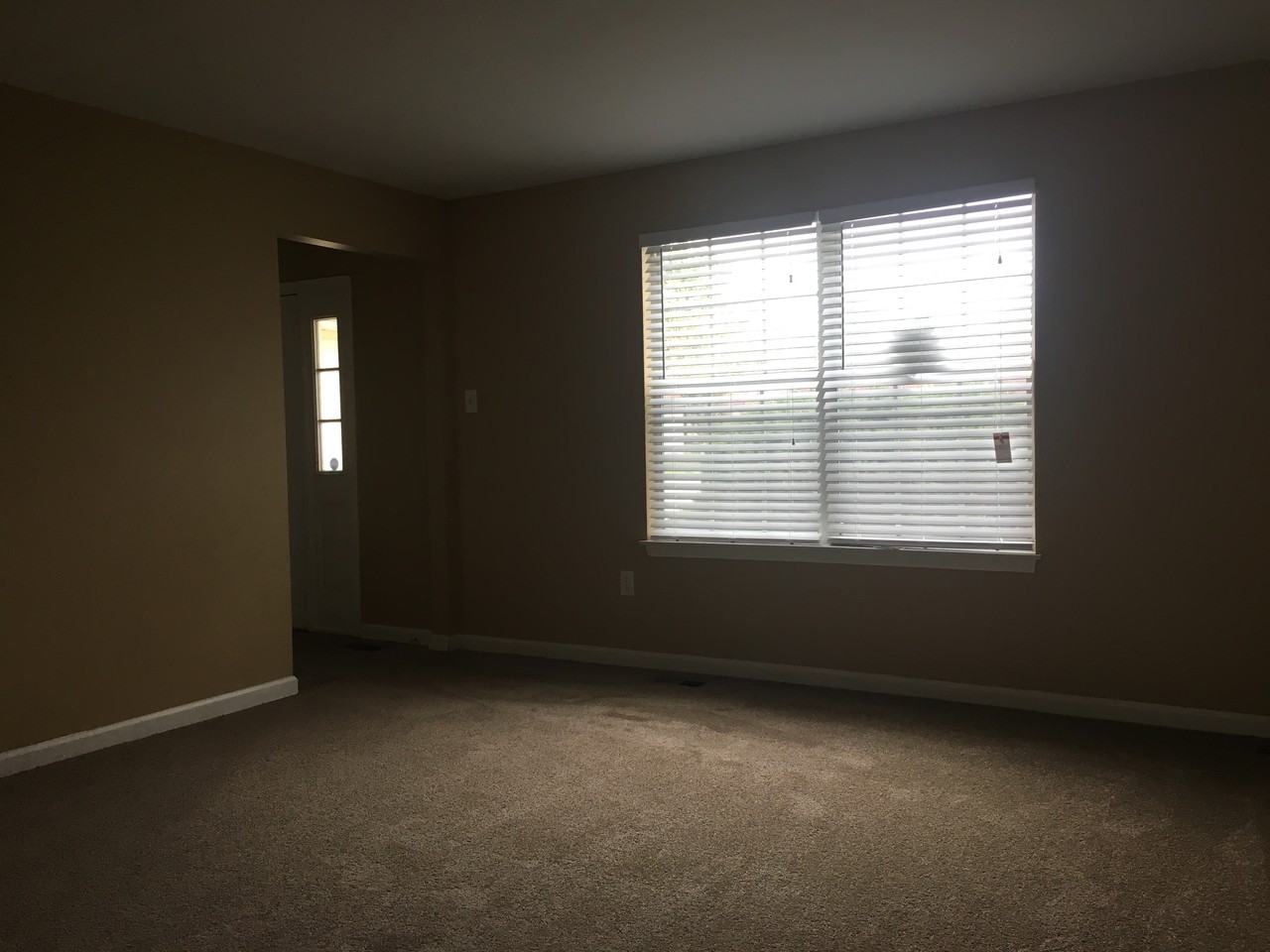 14319 Riverfront Dr - Photo 2 of 11