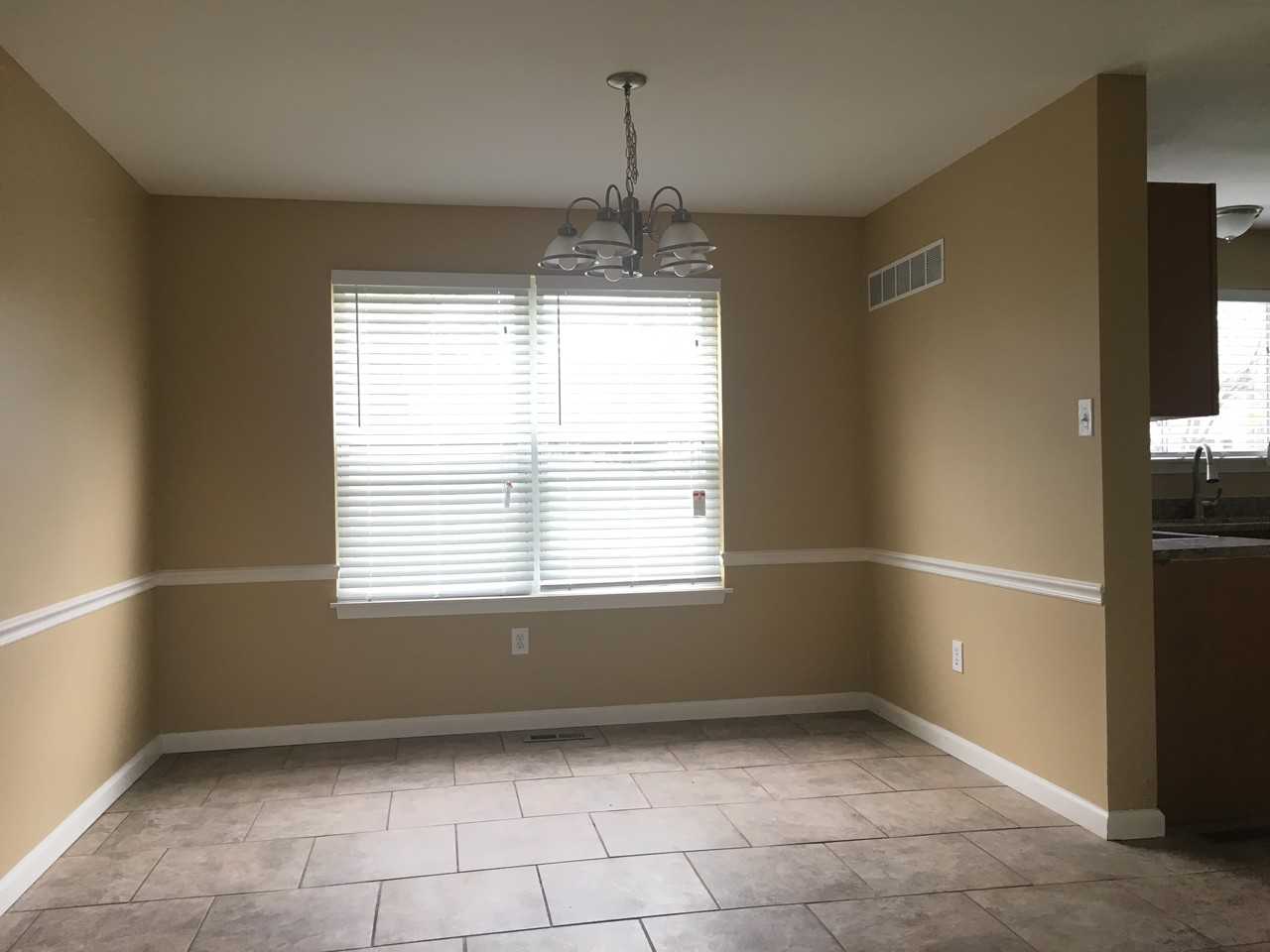 14319 Riverfront Dr - Photo 3 of 11