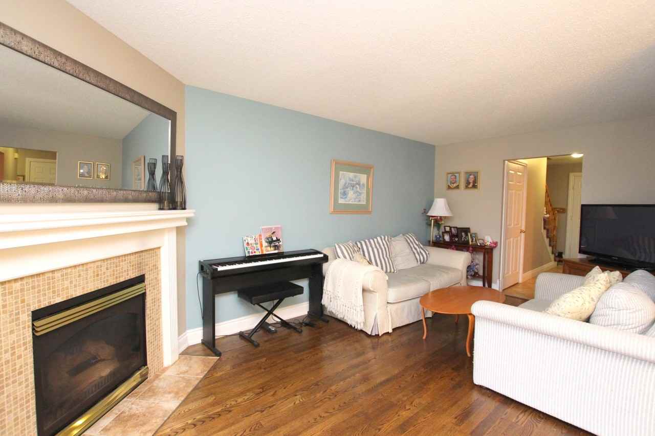 1 Ravenscroft Ct - Photo 2 of 12