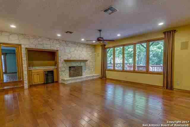 13810 Port Bluff South - Photo 3 of 24