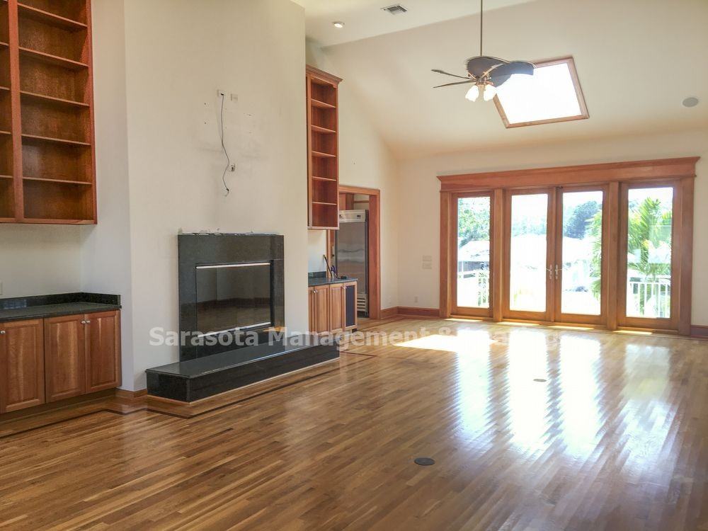 308 Holly Rd - Photo 2 of 23