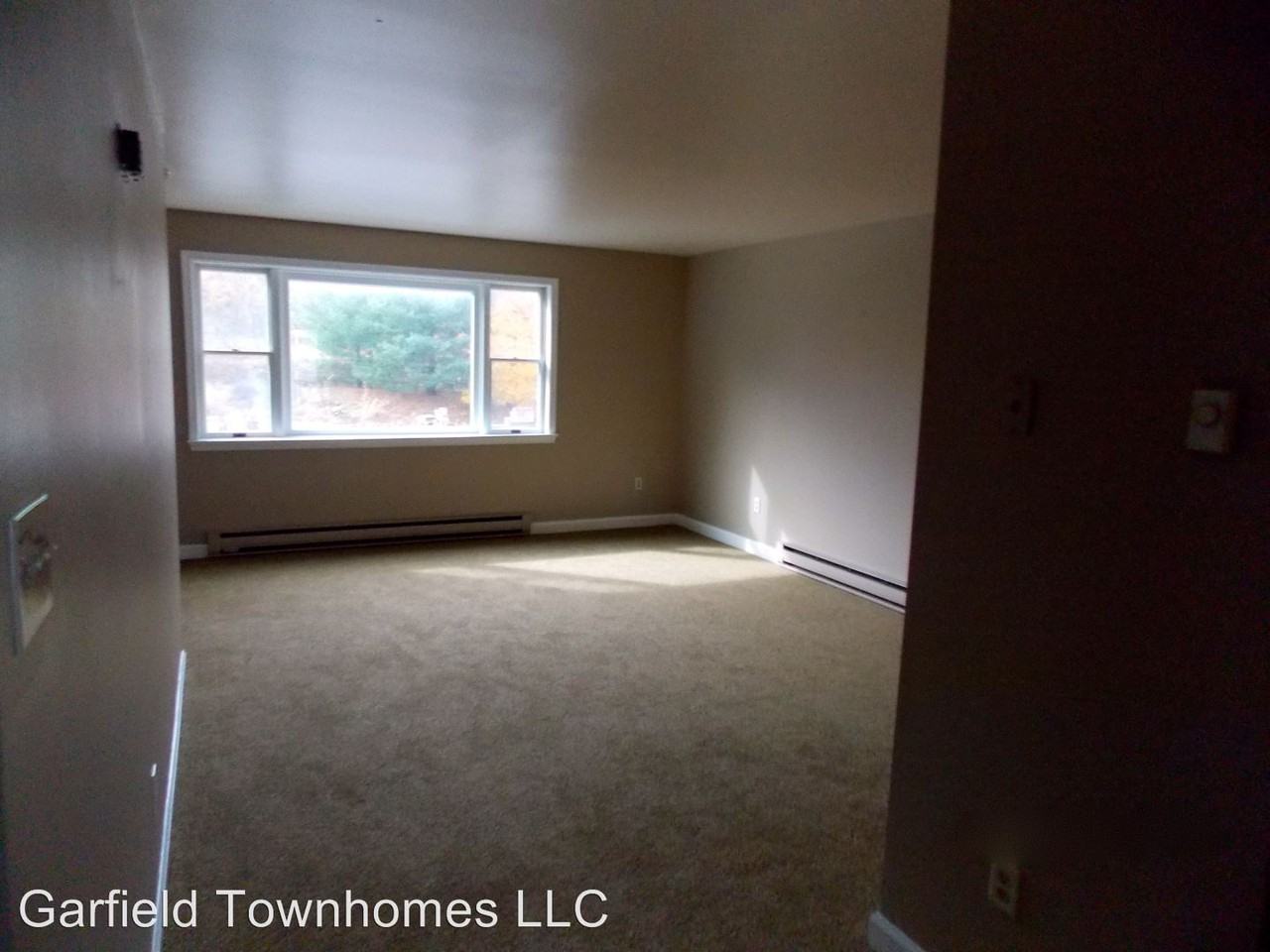 304 S Garfield Ave - Photo 2 of 3