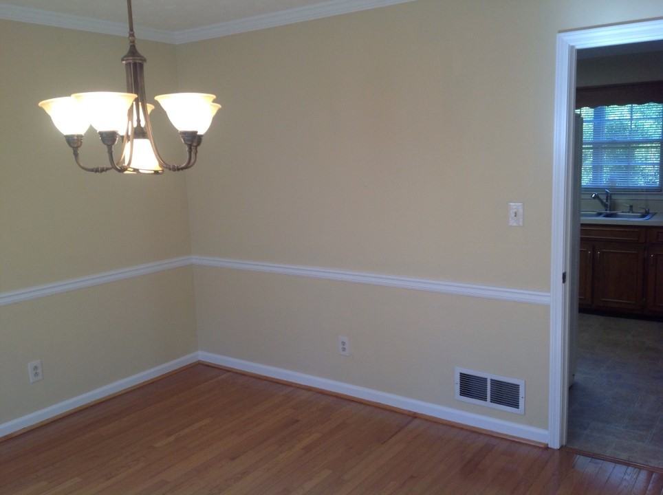 618 Shiloh Ct - Photo 3 of 7