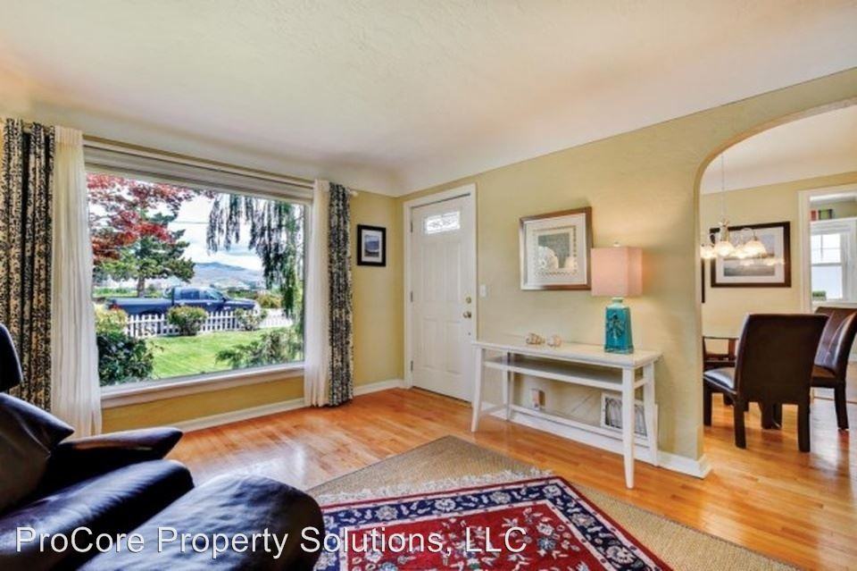 3205 Crescent Rim Dr - Photo 2 of 17
