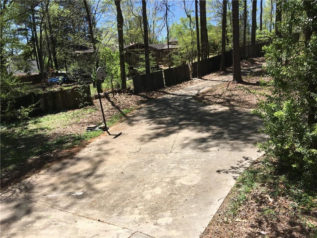 4010 Roswell Rd - Photo 2 of 15