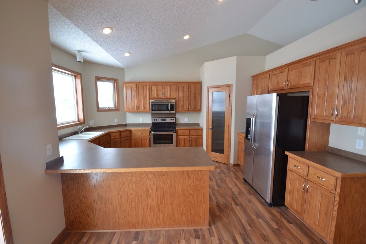 264 James Pkwy - Photo 2 of 4