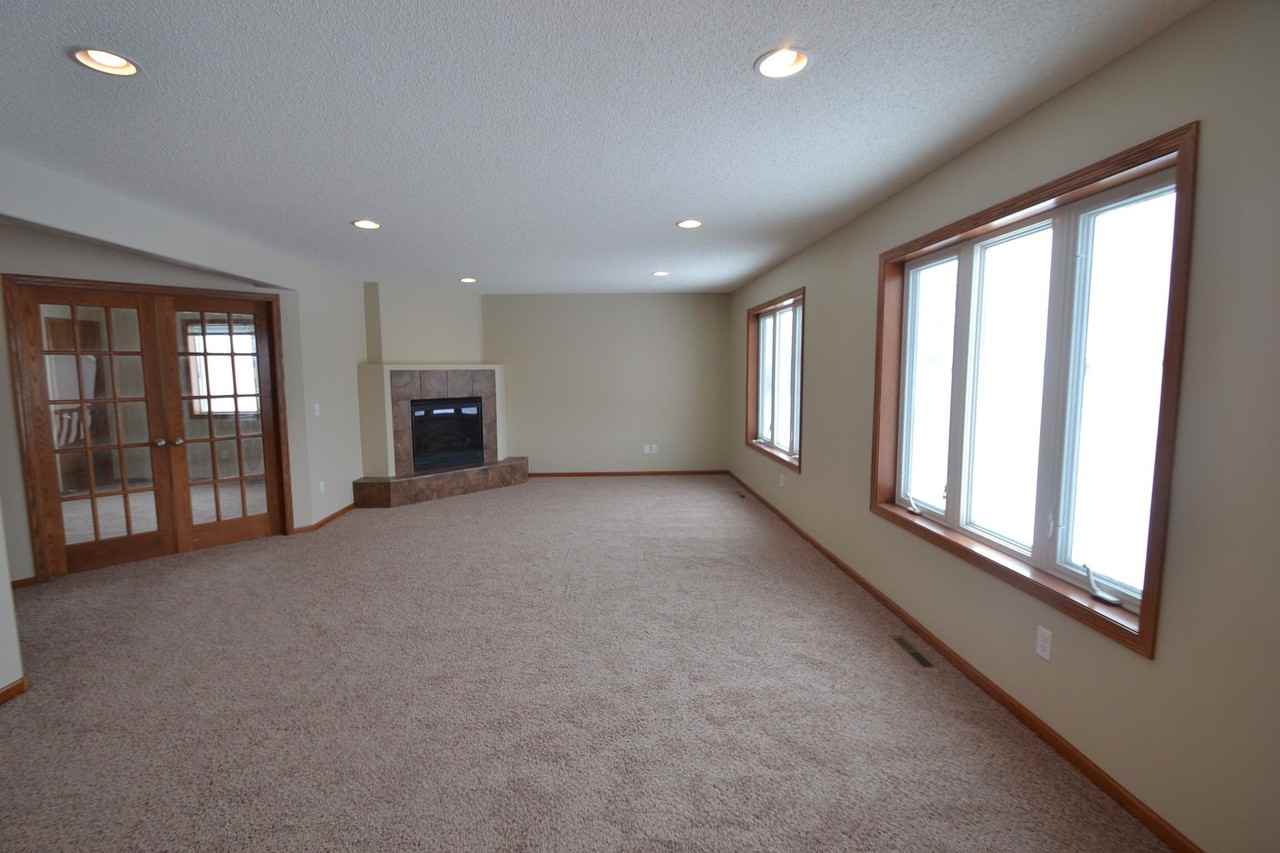 264 James Pkwy - Photo 3 of 4