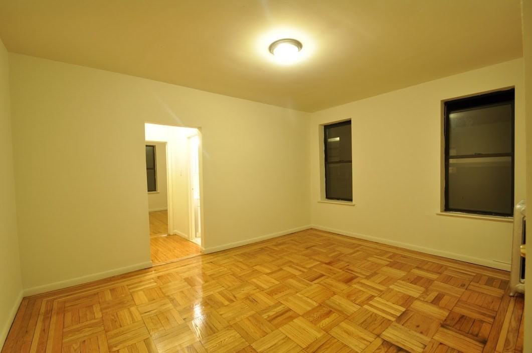 3263 Bainbridge Ave #B2 - Photo 2 of 5