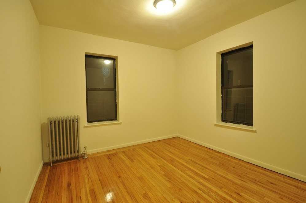 3263 Bainbridge Ave #B2 - Photo 3 of 5