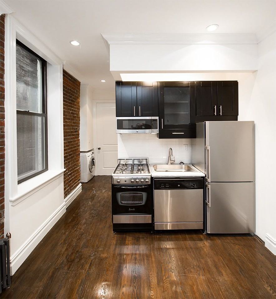 128 2nd Ave - Photo 3 of 7