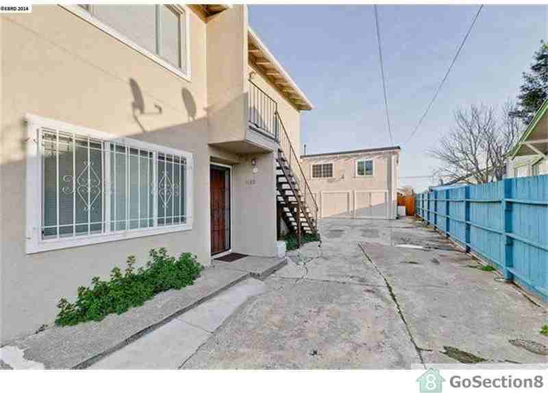 1130 69th Ave - Photo 2 of 3