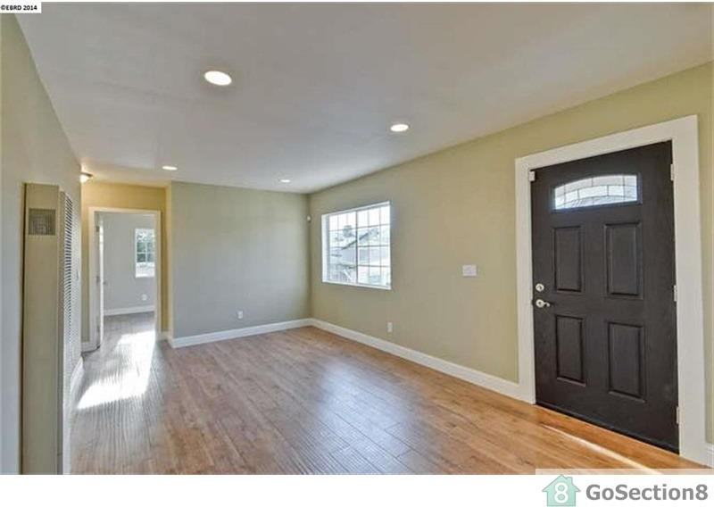 1136 69th Ave - Photo 3 of 11