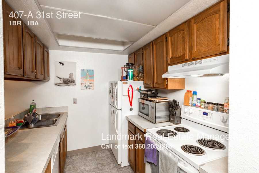 407 31st St - Photo 2 of 7