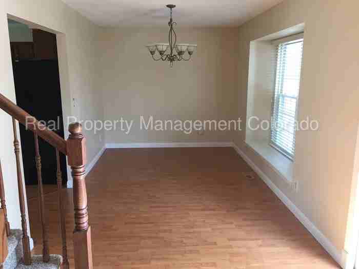 1050 S Lewiston Way - Photo 3 of 17