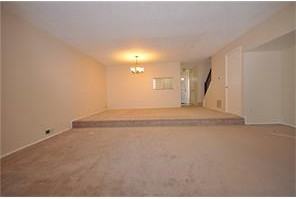 121 Berkshire Ct - Photo 3 of 11