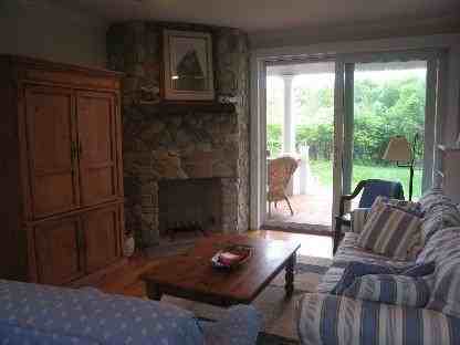 685 Old Montauk Hwy - Photo 2 of 6