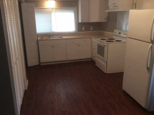 1133 Haley Ave - Photo 3 of 8