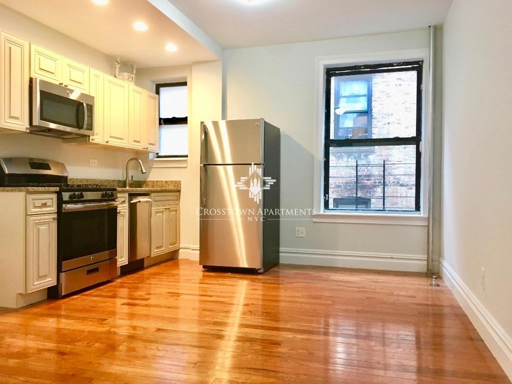 Wadsworth Ave & W 180th St