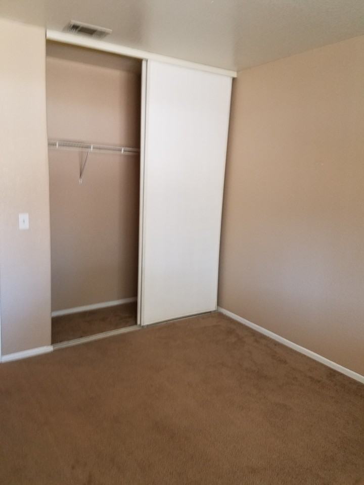 653 Carmen Dr - Photo 3 of 5