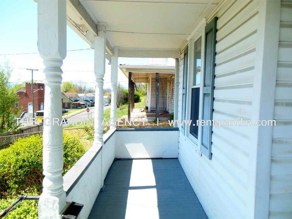 709 Madison Ave NW - Photo 2 of 37