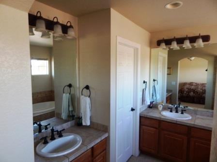 14005 West 84th Place - Photo 3 of 20