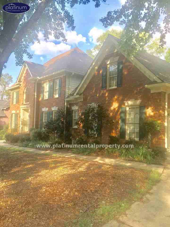 8925 Laurel Way - Photo 3 of 50