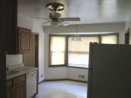 5569 N Navajo Ave - Photo 2 of 5