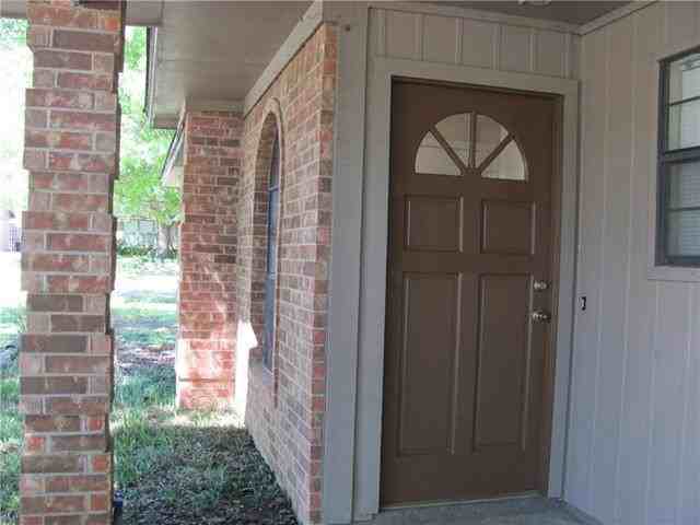 818 Midcreek Dr - Photo 2 of 16