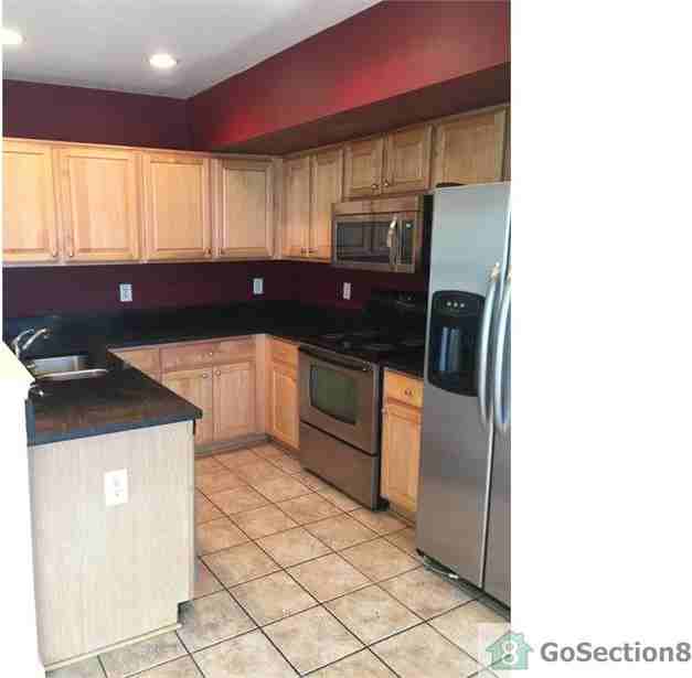 19918 Crystal Rock Dr - Photo 2 of 10