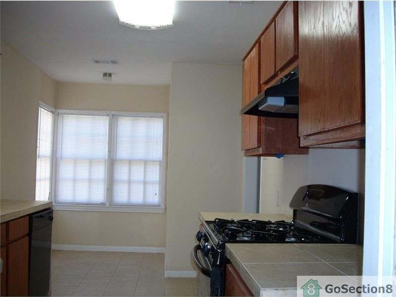 215 S Hampton Rd - Photo 3 of 5