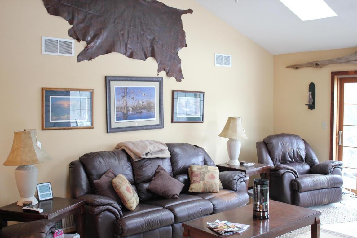 W1076 Harding Rd - Photo 3 of 20