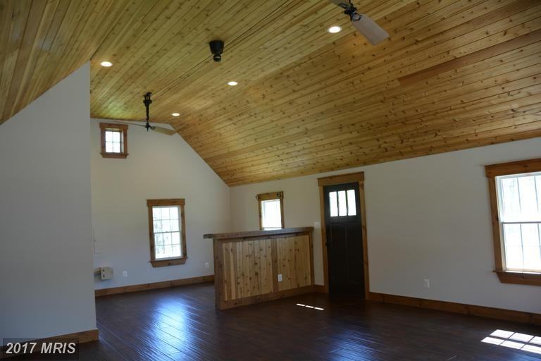 18350 Railroad St - Photo 3 of 12