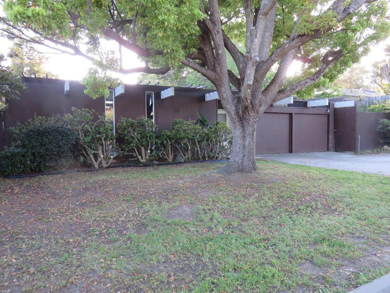 2056 Ticonderoga Dr - Photo 2 of 17