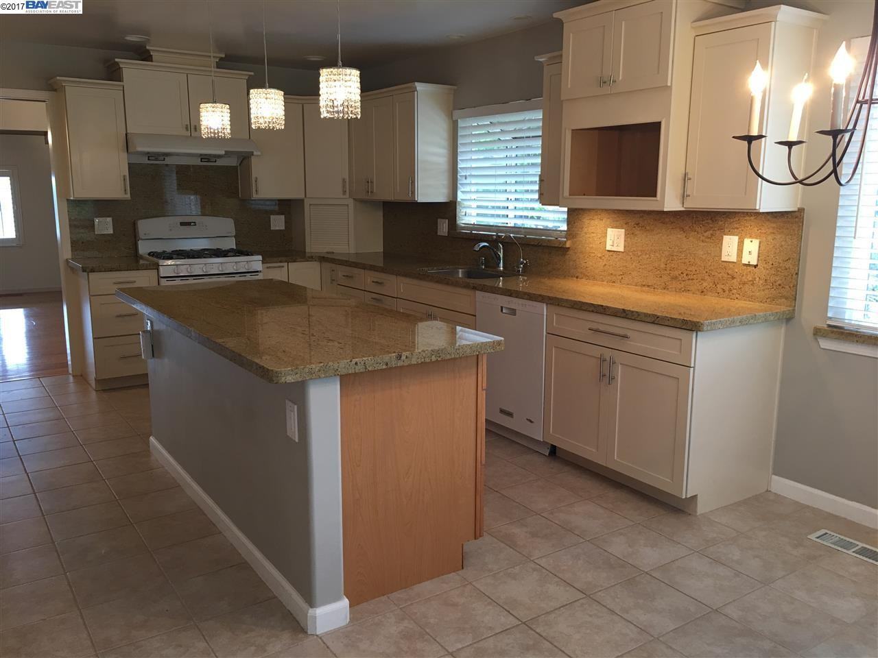 1735 Skyview Dr - Photo 2 of 29