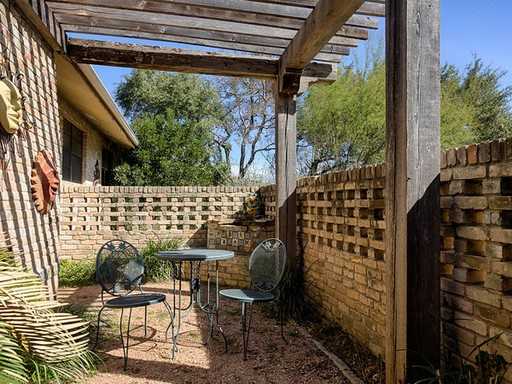 304 Vale St - Photo 2 of 9