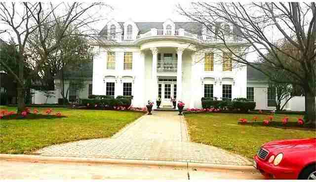 3405 Windsor Ct - Photo 2 of 34