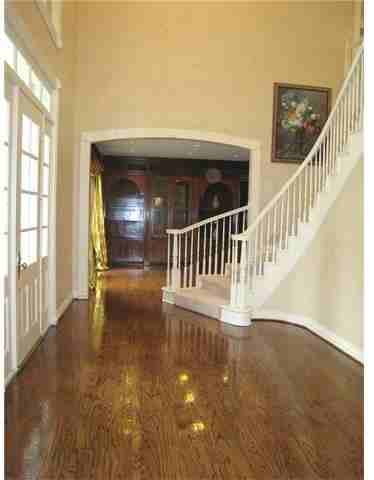 3405 Windsor Ct - Photo 3 of 34