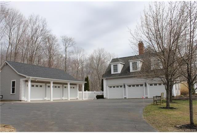 56 Wolf Hollow Ln - Photo 2 of 40