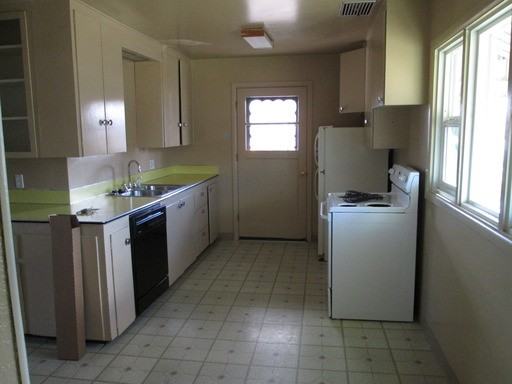 233 N Garfield St - Photo 3 of 14