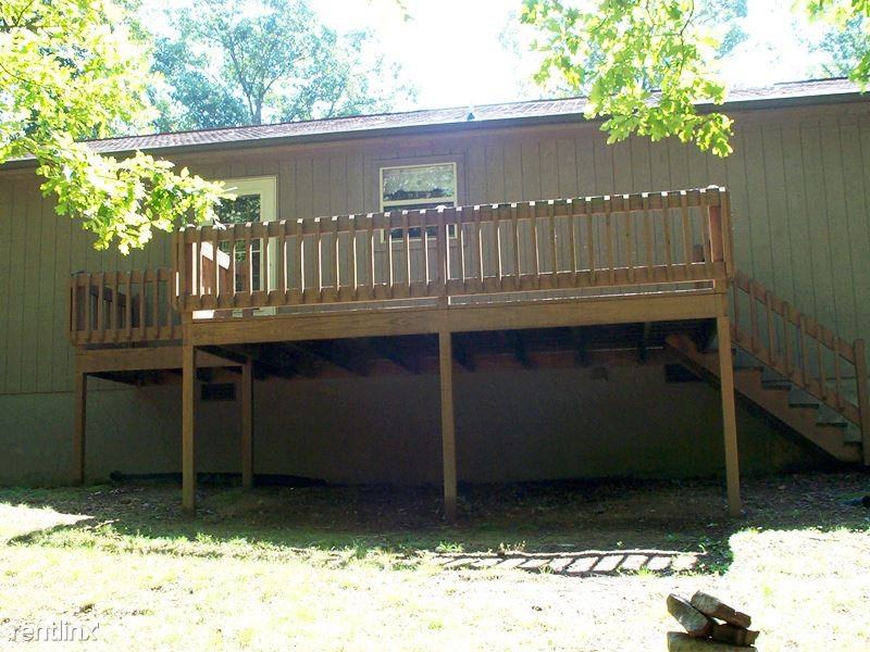 2194 Spruce Loop - Photo 2 of 12