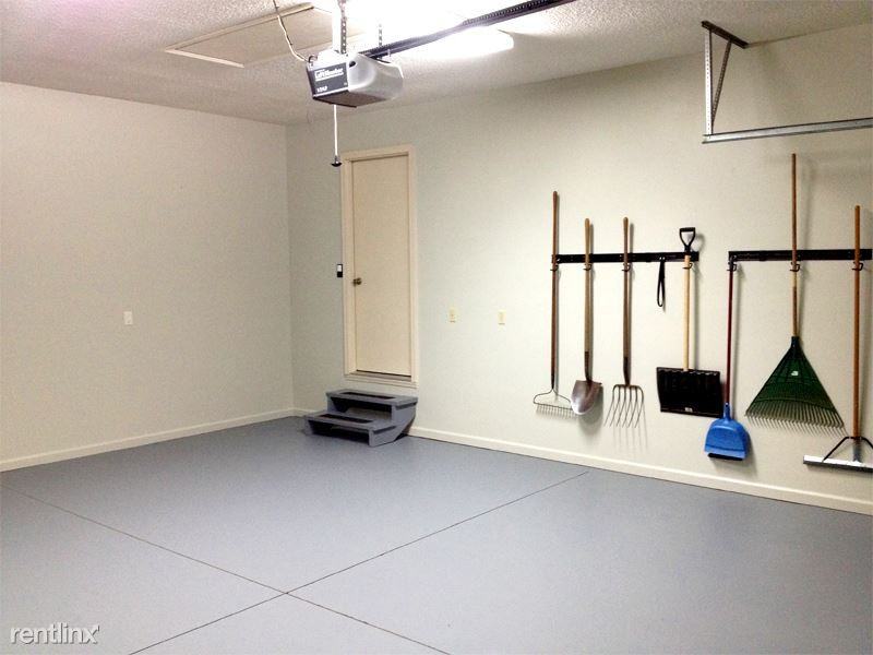 2194 Spruce Loop - Photo 3 of 12