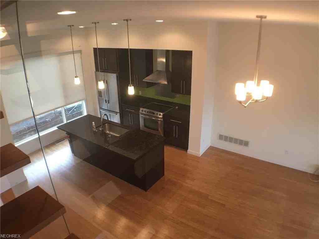 1899 E 119th St - Photo 3 of 33