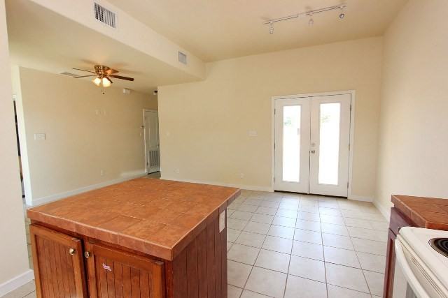 1405 Ocampo Dr - Photo 3 of 15