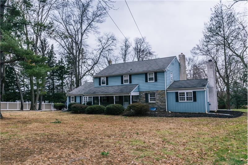 513 Villanova Ave - Photo 3 of 26