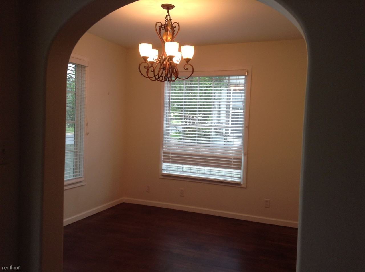 1505 Newfield Ln - Photo 3 of 7