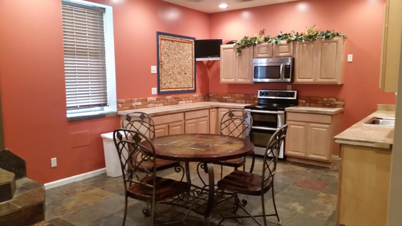 313 Georgia St - Photo 3 of 5